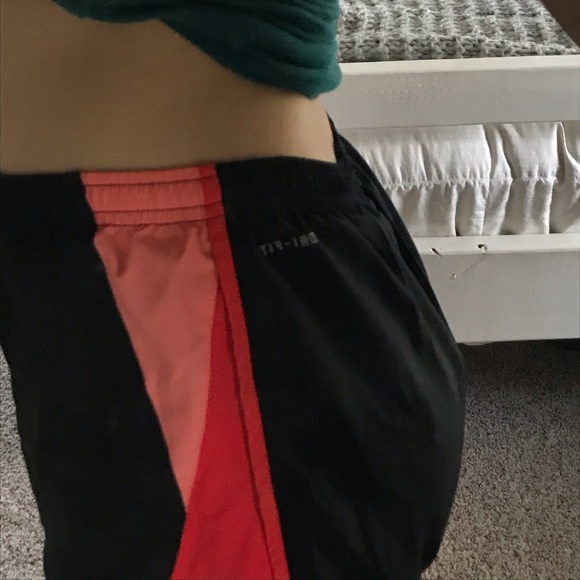 nike shorts - Picture 3 of 8